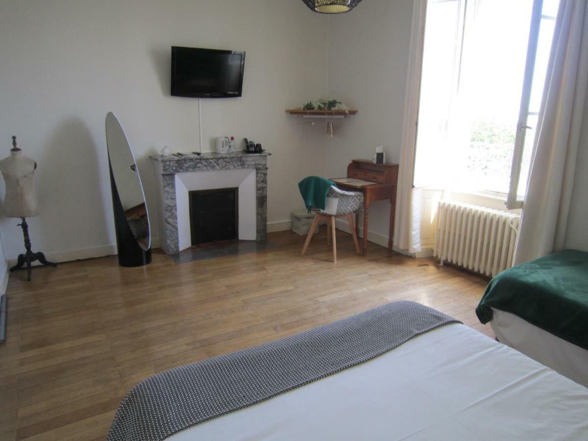 Hotel Le Camélia Ruillé-Froid-Fonds Esterno foto